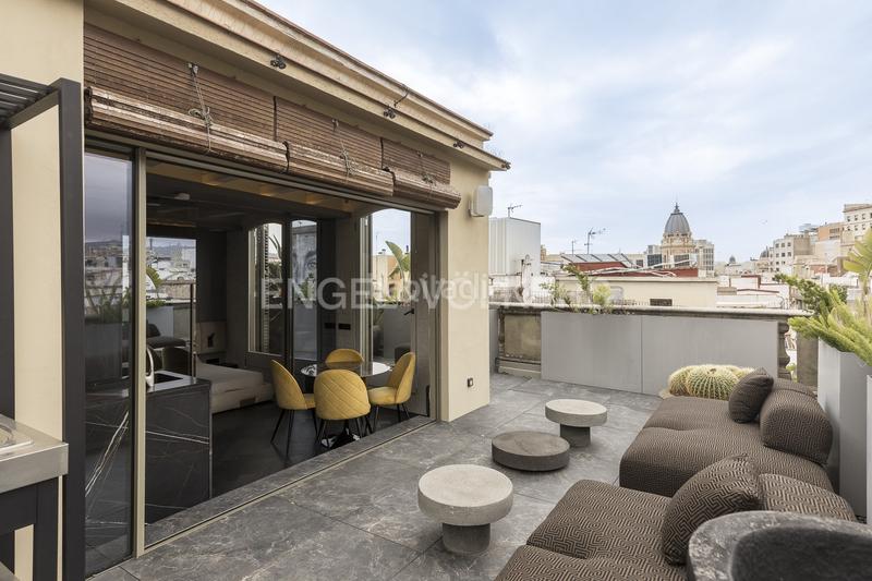 Foto d9d9d83c-320d-4280-a316-3e24d3657d0b. Ático  de diseño con vistas panorámicas a en Barcelona