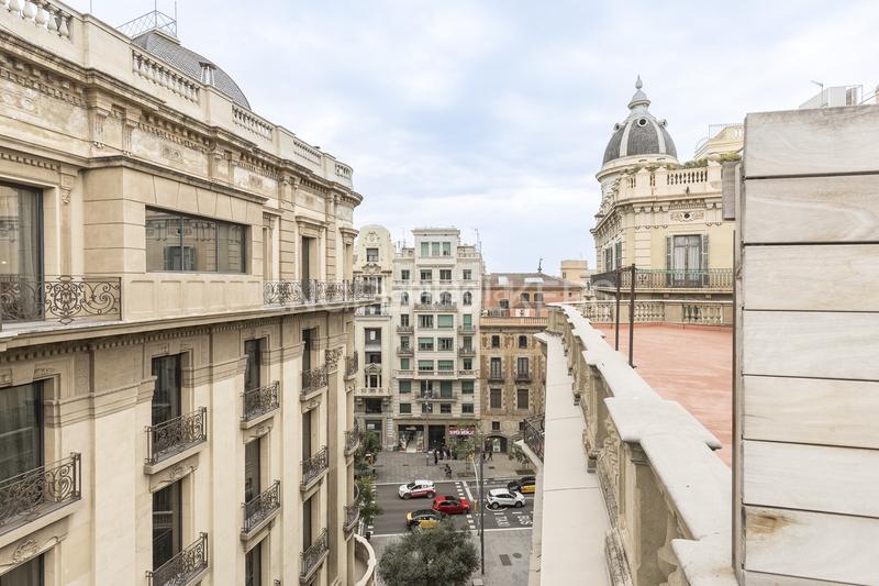 Foto de6164cb-442f-43fe-af01-53ce92fd7d8e. Ático  de diseño con vistas panorámicas a en Barcelona