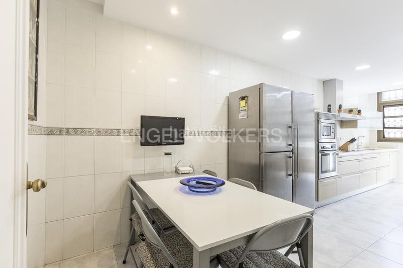 Foto 0c8c5afb-8b6c-4ef4-acdc-4f5dd6358485. Casa amb calefacció aparcament a Horta Barcelona