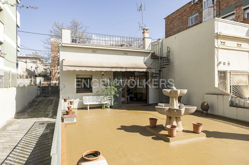 Foto 1e7f65df-11e6-4b0b-9f82-4aa483a7bbbf. Casa amb calefacció aparcament a Horta Barcelona