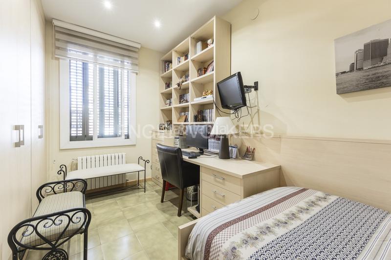 Foto 300eaaee-e971-44dc-94ab-790a62bd50a9. Casa amb calefacció aparcament a Horta Barcelona