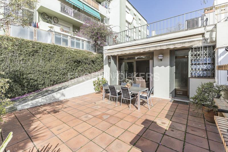 Foto 3aa0a41a-03bc-4a54-969f-5da5fd96d847. Casa amb calefacció aparcament a Horta Barcelona