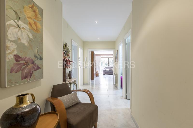 Foto 6dccdf3b-551f-425a-bfd4-a050eb272edf. Casa amb calefacció aparcament a Horta Barcelona