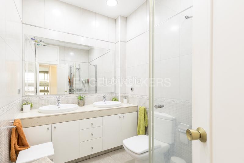 Foto 7fa970af-1f14-4dbf-9a1c-d8247e5f46d3. Casa amb calefacció aparcament a Horta Barcelona