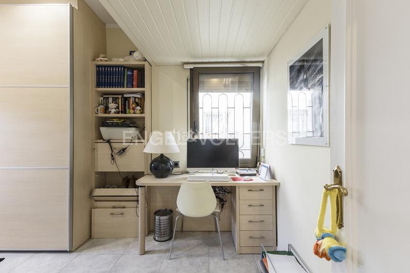 Foto 8136d744-6257-46d3-a0a1-46a2ce773eec. Casa amb calefacció aparcament a Horta Barcelona