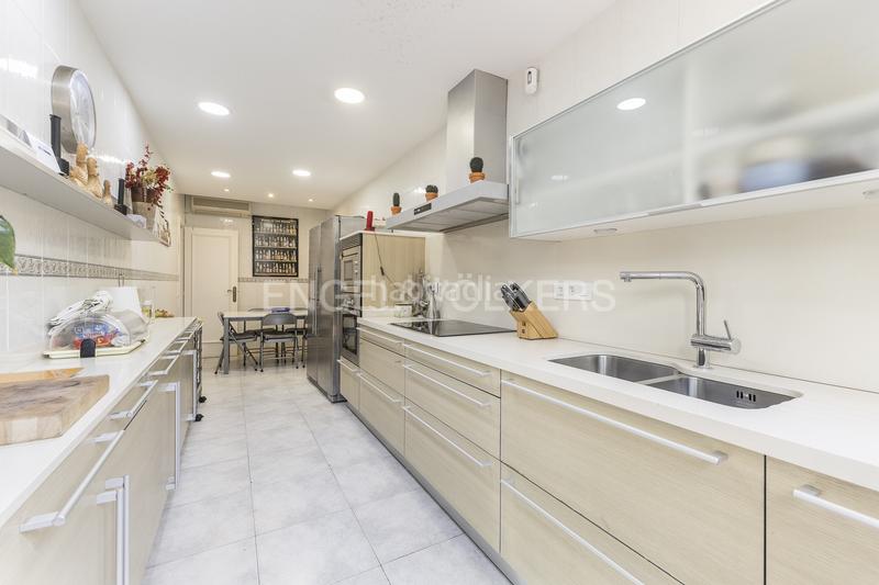 Foto 96bf27b1-5bf5-4c58-8cf7-a2d82ca18117. Casa amb calefacció aparcament a Horta Barcelona