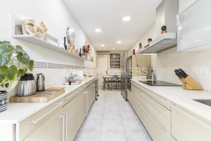 Foto ab2d4a3f-7b86-421e-bb66-23274a634ed0. Casa amb calefacció aparcament a Horta Barcelona