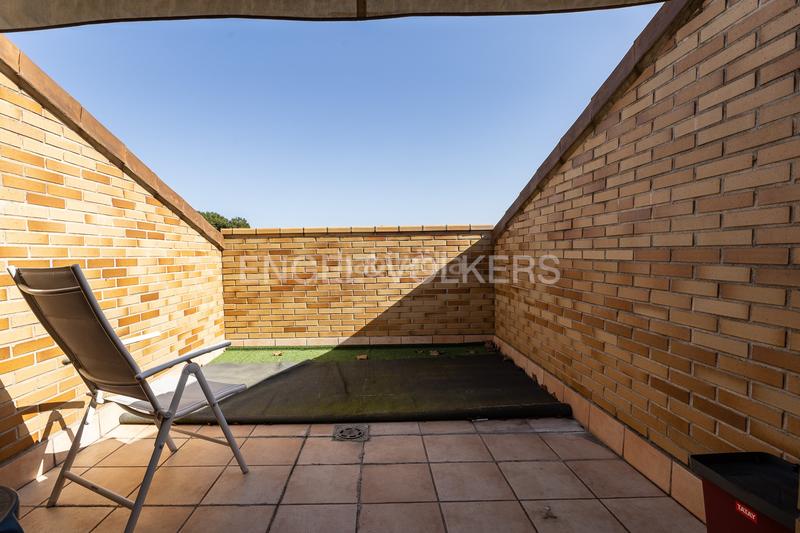 Foto 96035d6e-9f66-4674-9fe5-707ced99e91e. Àtic amb calefacció aparcament piscina a Mira-sol Sant Cugat del Vallès