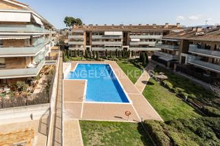 Àtic a Mira-sol. Exquisito ático dúplex con piscina  en el prestigioso sant cugat