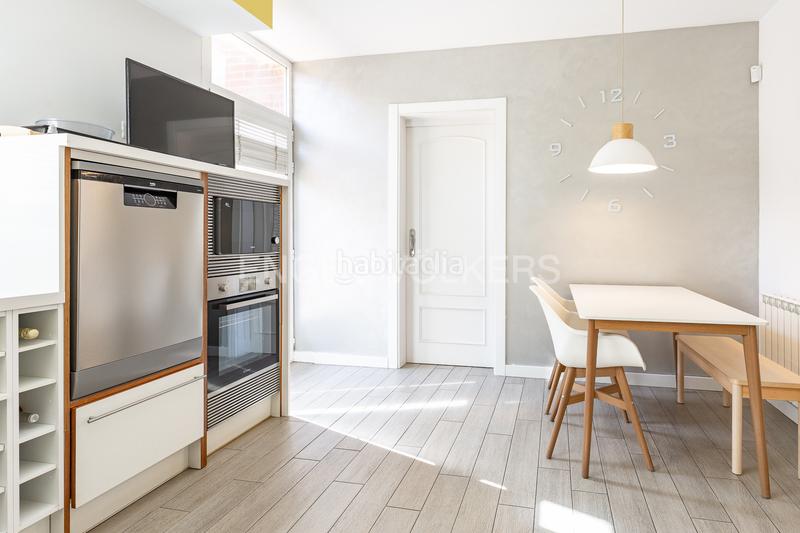 Foto 132d3e36-7f7a-4ac2-bcfc-a933881863d6. Casa con riscaldamento parcheggio piscina in Mira-sol Sant Cugat del Vallès