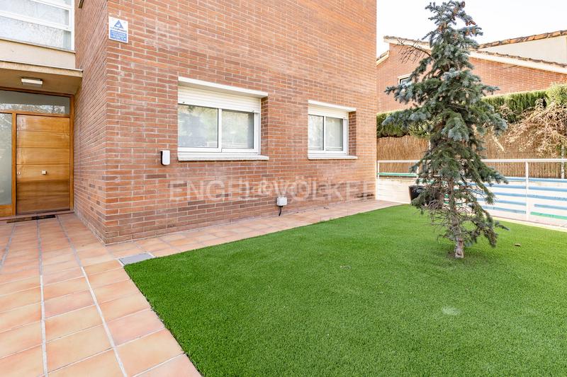 Foto 3a74a374-a011-4fc8-b37c-d065d11c8343. Casa con riscaldamento parcheggio piscina in Mira-sol Sant Cugat del Vallès