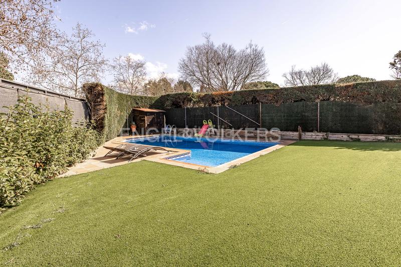 Foto 440b8c9a-cb08-4a57-a555-ac98f60b6f80. Casa con riscaldamento parcheggio piscina in Mira-sol Sant Cugat del Vallès