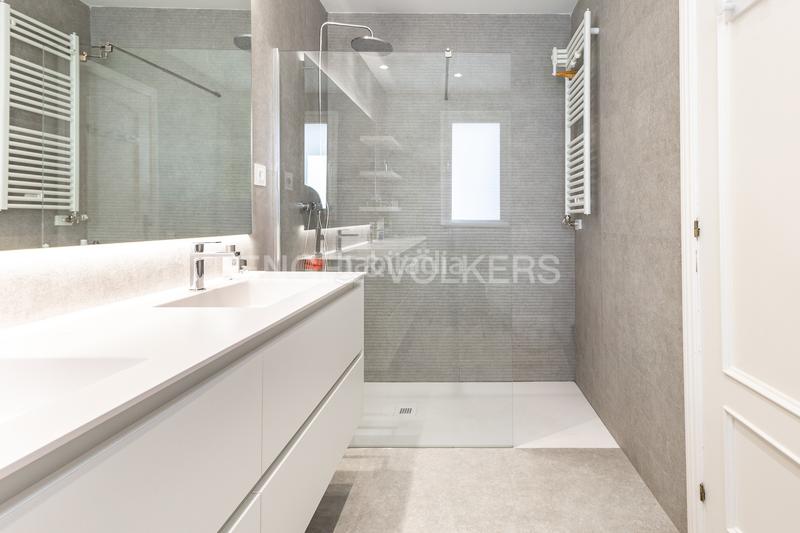 Foto 6dabeb9c-e687-4953-9c35-d40c30e02200. Casa con riscaldamento parcheggio piscina in Mira-sol Sant Cugat del Vallès