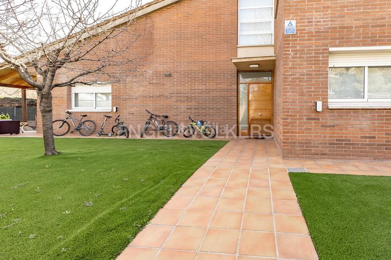 Foto 7a9f1212-cf54-4d5e-802f-da1e69325e75. Casa con riscaldamento parcheggio piscina in Mira-sol Sant Cugat del Vallès