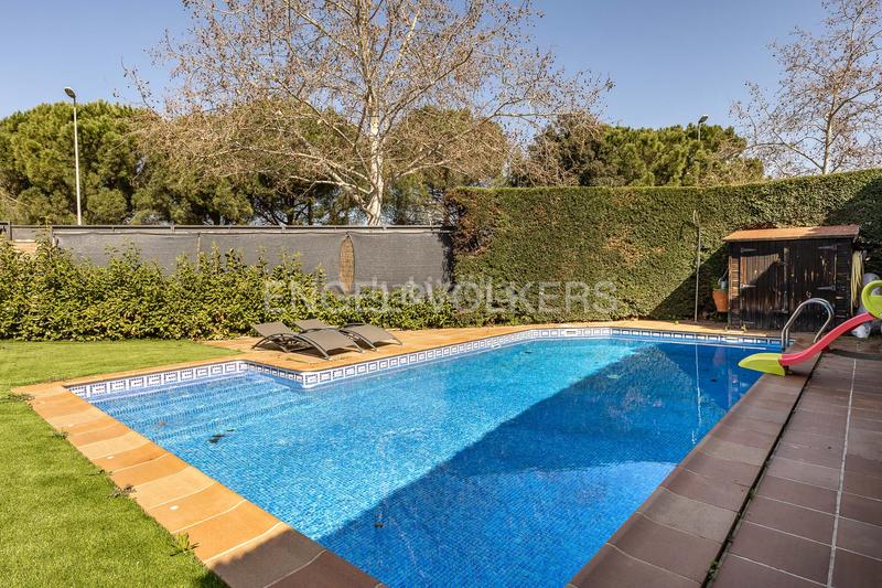 Foto 9a3d13bd-9e79-435c-af76-ca923fdefcad. Casa con riscaldamento parcheggio piscina in Mira-sol Sant Cugat del Vallès