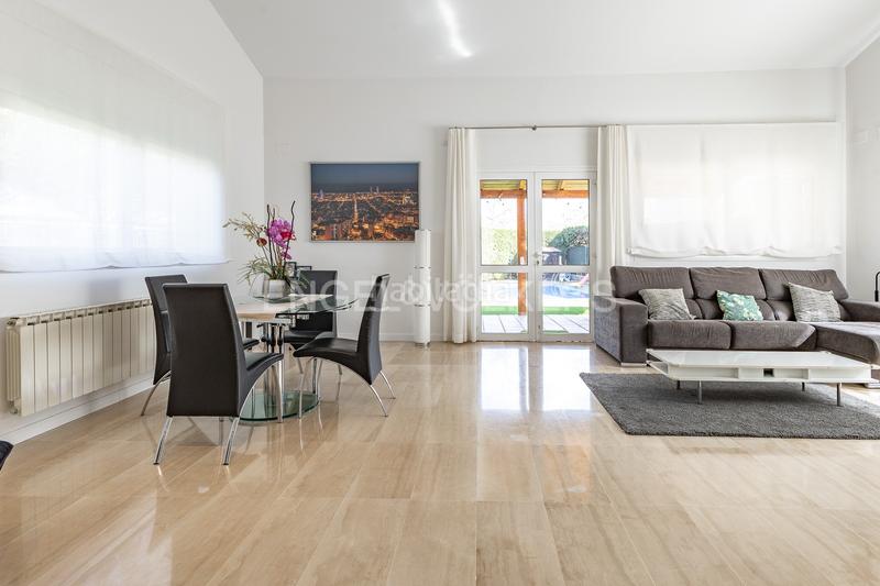 Foto 9f2168ed-e82d-4c66-ad0a-99eaaa38e44e. Casa con riscaldamento parcheggio piscina in Mira-sol Sant Cugat del Vallès