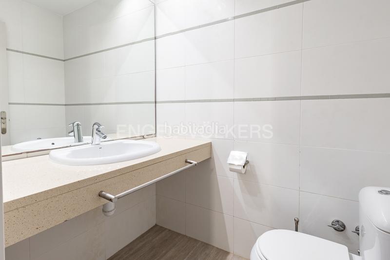 Foto af700e9f-7e39-431e-9b8f-2b1386a2b88d. Casa con riscaldamento parcheggio piscina in Mira-sol Sant Cugat del Vallès