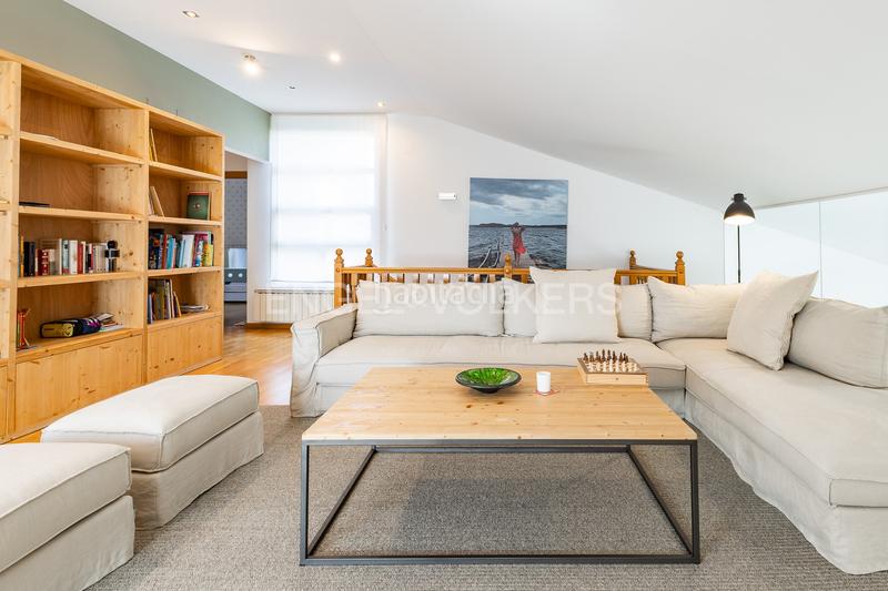 Foto bec72b6d-b773-4902-b47b-3d2f4a834886. Casa con riscaldamento parcheggio piscina in Mira-sol Sant Cugat del Vallès