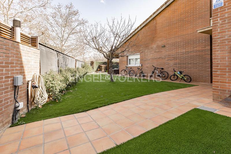 Foto ef94e908-a120-4fb7-8549-1c30c3145920. Casa con riscaldamento parcheggio piscina in Mira-sol Sant Cugat del Vallès