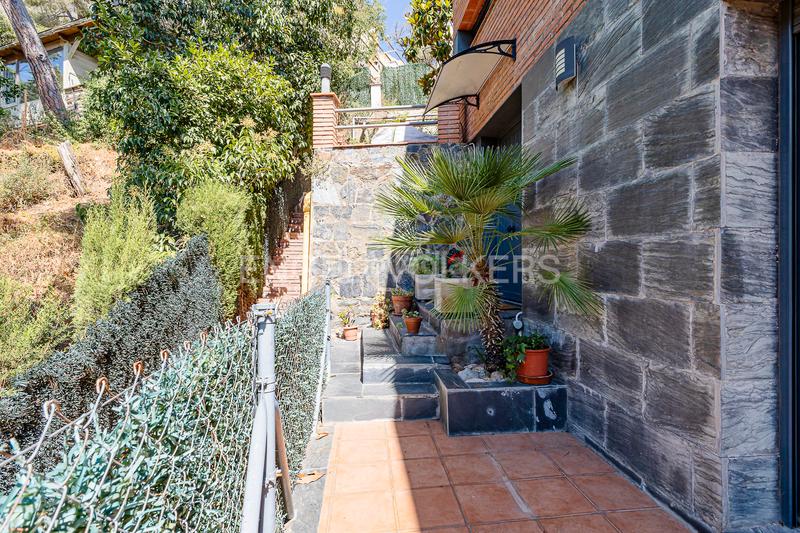 Foto 5fcee73d-0771-40ba-891a-095d3b569cbe. Casa espectacular casa unifamilar con vistas panorámicas en sarriávallvidrera en Barcelona