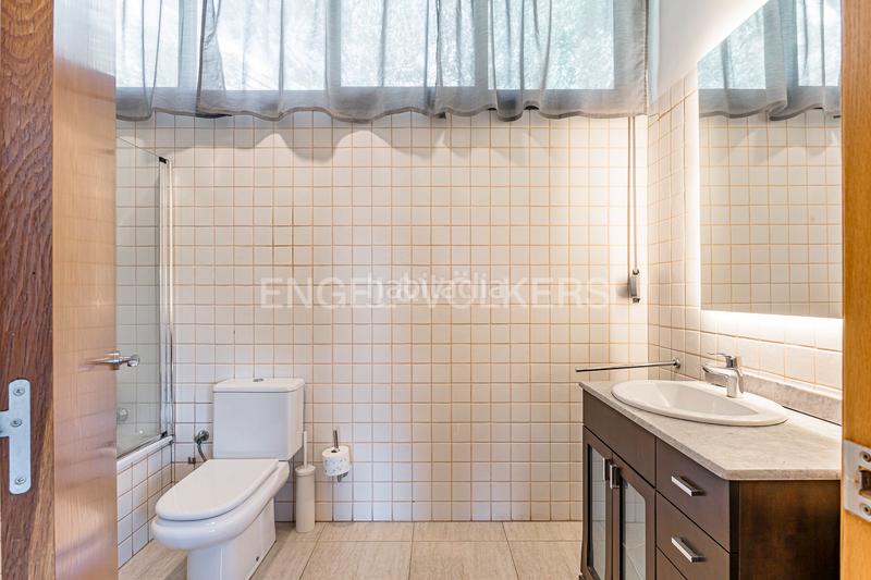 Foto b22e2d83-d449-4f9c-ba09-a6583458ac3d. Casa espectacular casa unifamilar con vistas panorámicas en sarriávallvidrera en Barcelona