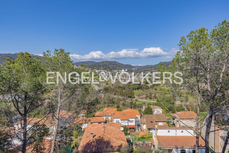 Foto 7a917ef1-755b-4ea6-8463-298b22212d0b. Casa amb calefacció aparcament a Caldes de Montbui