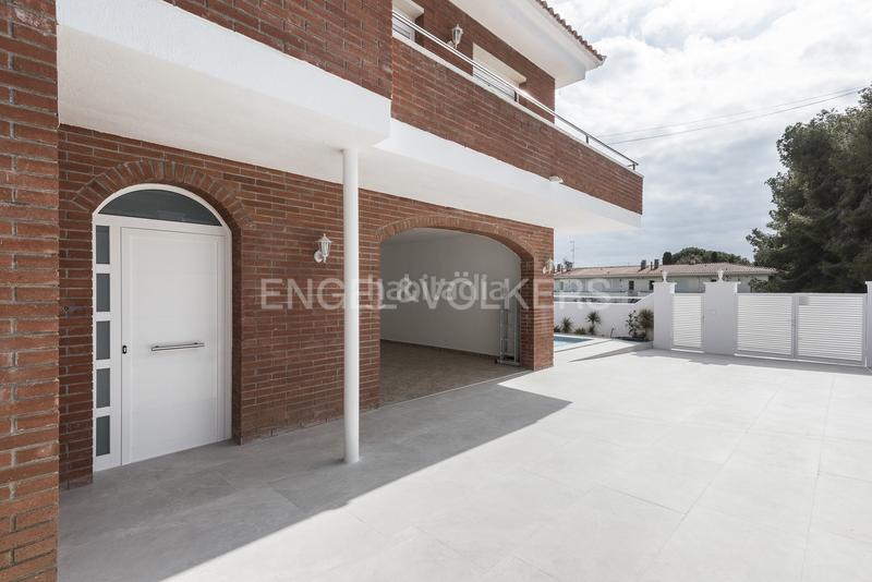 Foto 0b21654e-377d-4851-9662-2ea9fd5b6605. Casa amb calefacció aparcament piscina a Cunit residencial Cunit