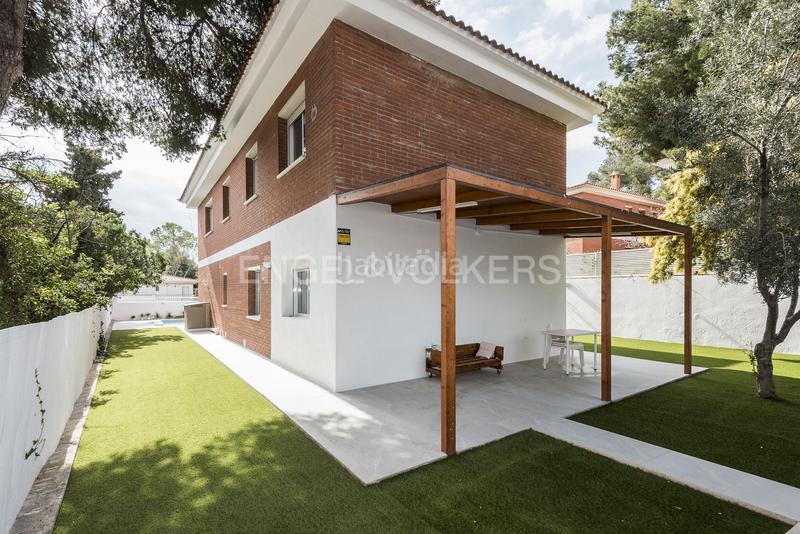 Foto 6f2a836a-66d0-4de0-9360-57a7ea063b0d. Casa amb calefacció aparcament piscina a Cunit residencial Cunit