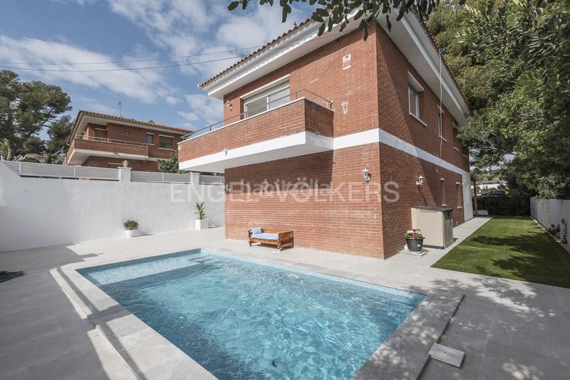 Foto 885e38d0-e7a9-4625-adbb-9348f1fdc862. Casa amb calefacció aparcament piscina a Cunit residencial Cunit