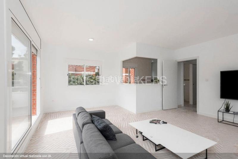 Foto c0484556-84fc-40c0-8285-20a445d7846d. Casa amb calefacció aparcament piscina a Cunit residencial Cunit
