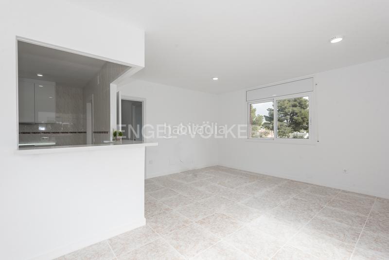 Foto dc90a5ba-afe2-4494-8201-60aa2ef43d67. Casa amb calefacció aparcament piscina a Cunit residencial Cunit