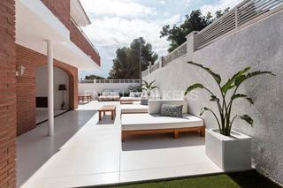 Casa a Cunit Residencial. Preciosa casa unifamiliar reformada a 4 minutos de la playa!