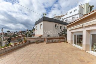 Haus in La Miranda. Casa unifamiliar con vistas y mucha luz