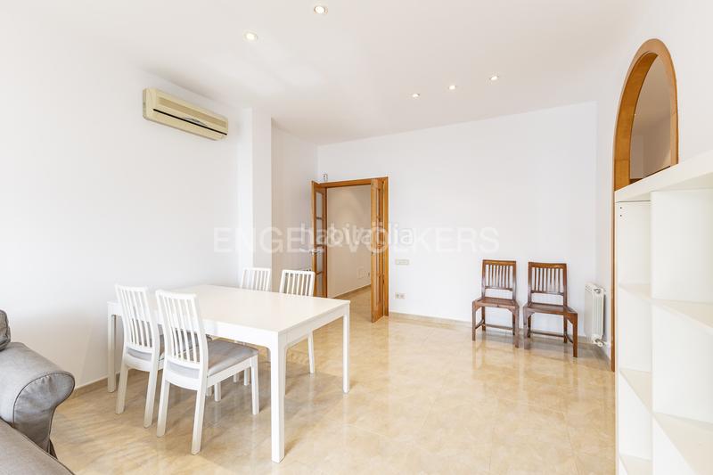 Foto cf8f43dd-5890-415b-a487-b47cd6adc992. Location appartement avec chauffage parking dans Caldes d´Estrac