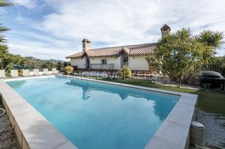 Lloguer Casa a Olivella. Espaciosa villa soleada con piscina, vistas panorámicas y licenc