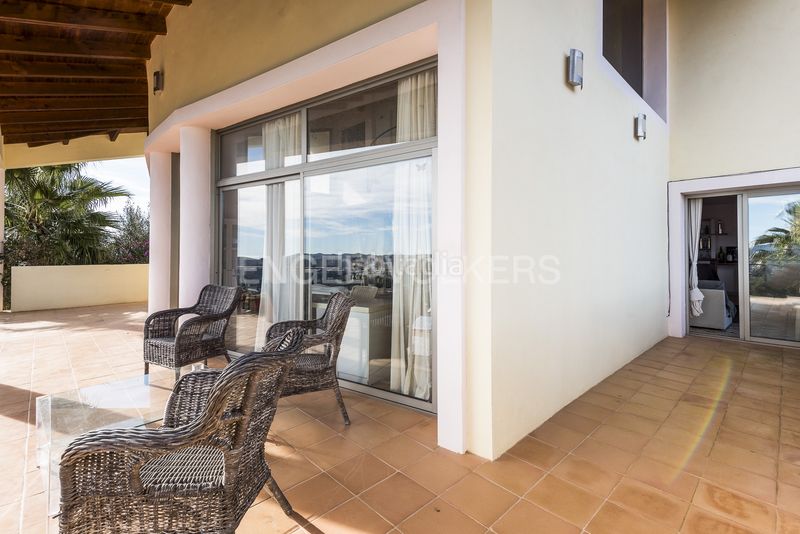 Foto 124ba787-bf4a-49cc-af3e-ab8dda62f752. Alquiler casa espaciosa villa soleada con piscina, vistas panorámicas y licencia turística en Olivella