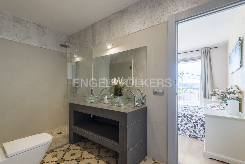 Foto 14f348d9-d24d-4503-8fa9-9abea807c61b. Alquiler casa espaciosa villa soleada con piscina, vistas panorámicas y licencia turística en Olivella