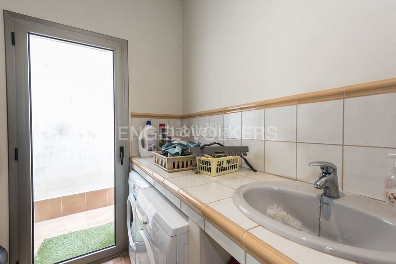 Foto 21077b93-9828-4bd0-bb05-7b5fe6828f06. Alquiler casa espaciosa villa soleada con piscina, vistas panorámicas y licencia turística en Olivella