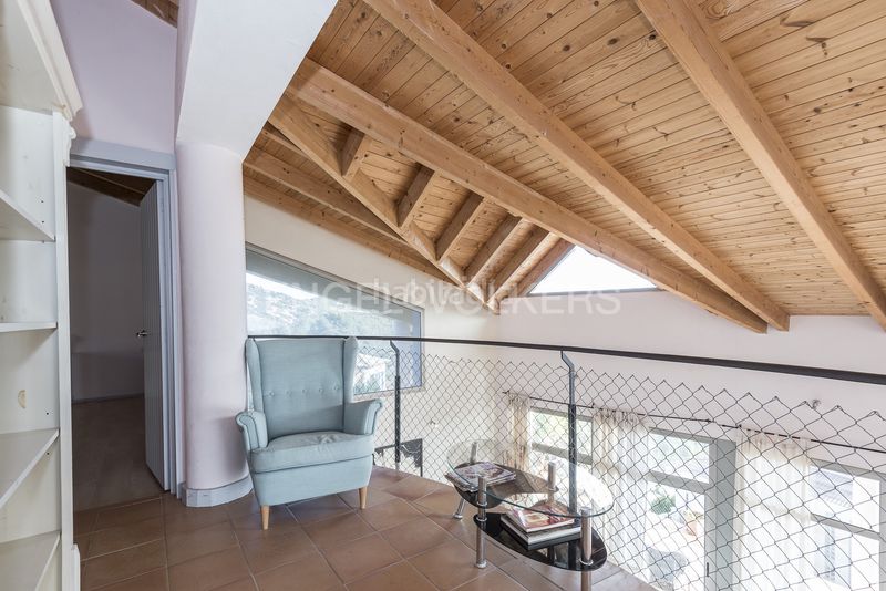 Foto 27f702e1-415a-4fff-b28f-07ac9bdcc611. Alquiler casa espaciosa villa soleada con piscina, vistas panorámicas y licencia turística en Olivella