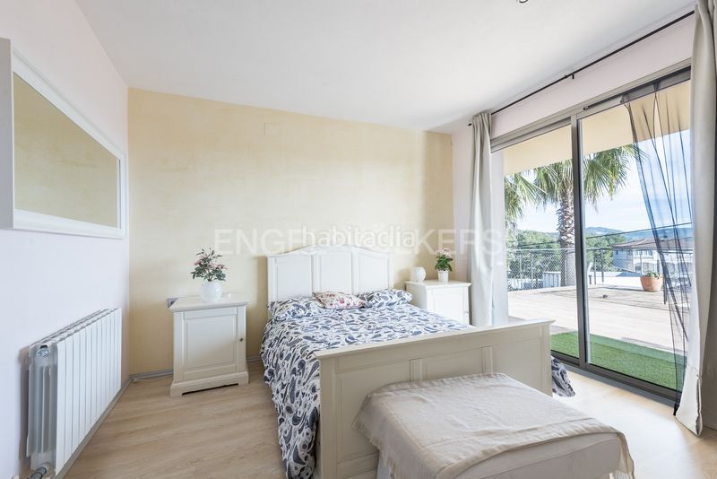 Foto 8318a082-6fb7-46ce-9084-dd1139cbd173. Alquiler casa espaciosa villa soleada con piscina, vistas panorámicas y licencia turística en Olivella