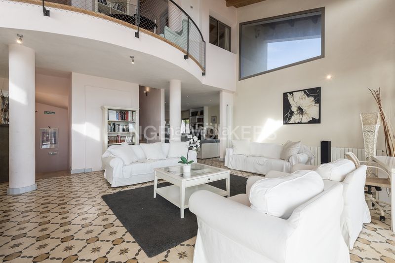 Foto c06a511d-d25a-426a-9e52-574750456881. Alquiler casa espaciosa villa soleada con piscina, vistas panorámicas y licencia turística en Olivella