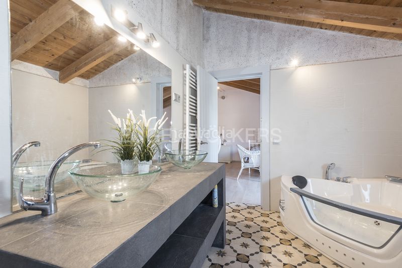 Foto d930e031-2184-4e31-b780-52fd38261b51. Alquiler casa espaciosa villa soleada con piscina, vistas panorámicas y licencia turística en Olivella