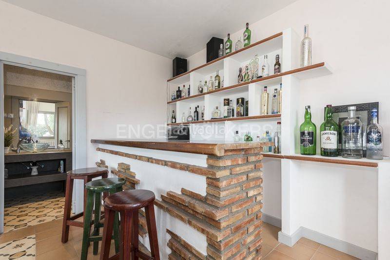 Foto ec757e01-e672-401e-b839-8f994dea03c5. Alquiler casa espaciosa villa soleada con piscina, vistas panorámicas y licencia turística en Olivella