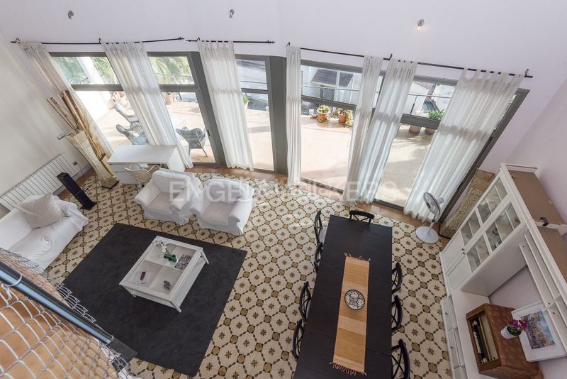 Foto f53f5991-335a-4087-a7e0-e5ab8bfeb245. Alquiler casa espaciosa villa soleada con piscina, vistas panorámicas y licencia turística en Olivella