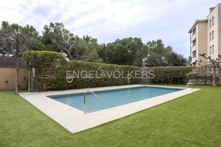 Apartament a Bases de Manresa - Carretera de Santpedor. Acogedor piso de planta baja con patio en la illa verda