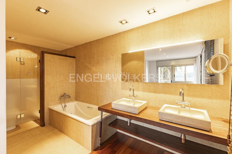 Foto d7484388-1840-4ec8-85d4-b4a0b5ca1f69. Casa adossada amb calefacció aparcament a Centre Sant Andreu de Llavaneres