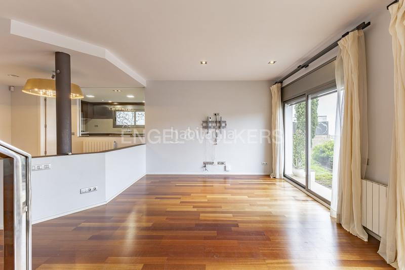 Foto f28cf7ce-32af-4246-8ea3-e225d0317ebf. Casa adossada amb calefacció aparcament a Centre Sant Andreu de Llavaneres