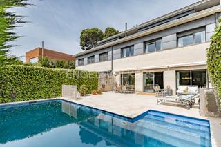 Casa a Sant Gervasi - Bonanova. Magnífica casa con jardín y piscina en bonanova
