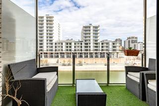 Apartament a Port. Impecable piso con vistas al canal, puerto y mar en badalona