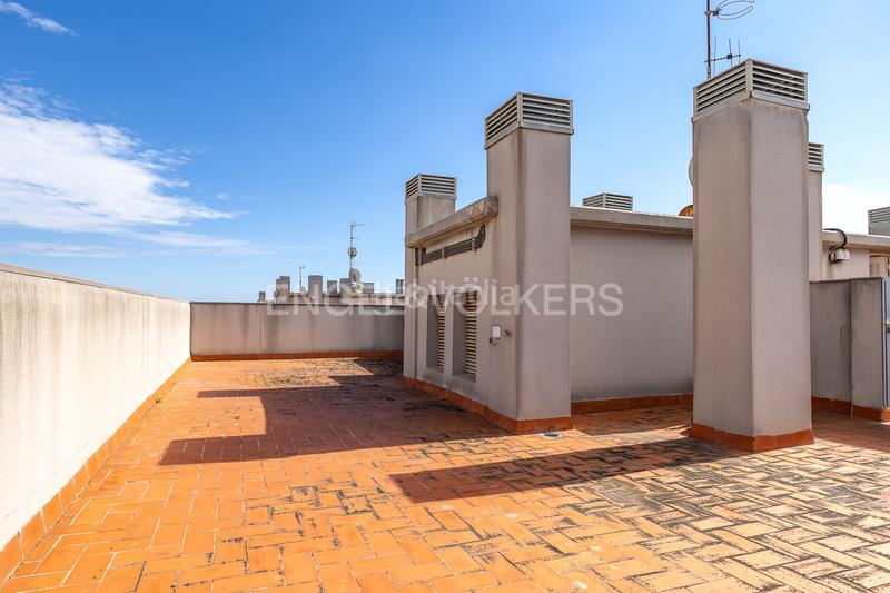 Foto ec8267b2-1368-4f84-9c30-502ba8863a89. Dachwohnung mit heizung parking pool in Port Badalona
